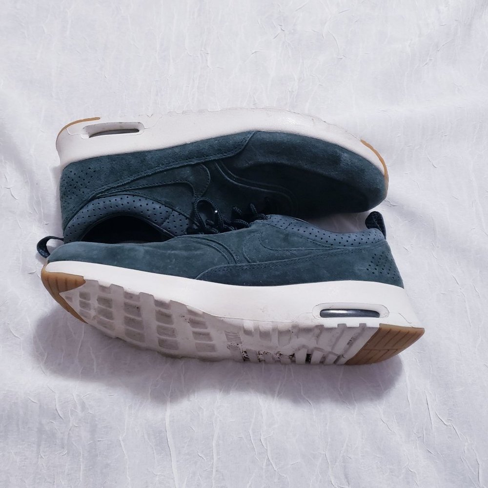 Nike Air Max Thea Pinnacle Seaweed Green Athletic Sneakers
